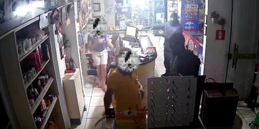 Criminosos rendem funcionários e clientes de posto de combustíveis em Missal