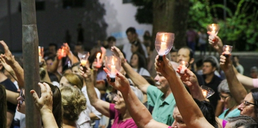 Cristo morto emociona fiéis em procissão na rua Coberta Addy Maria Cavalca
