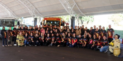 SMI: Curso de brigadista de incêndio para profissionais da educação termina com simulação na Rua Coberta