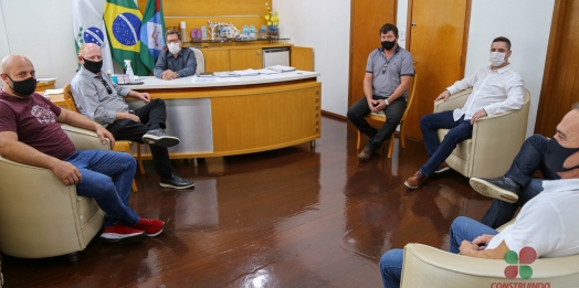 Deputado Federal Vermelho esteve em Missal na última terça-feira (20)