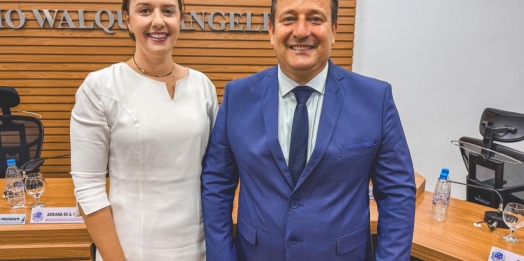 Dinho e Fabricia são oficialmente empossados como prefeito e vice de Santa Helena