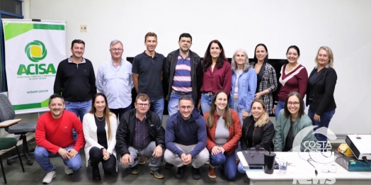 Diretores da Acisa de Santa Helena aprofundam conhecimentos sobre associativismo e desenvolvimento empresarial