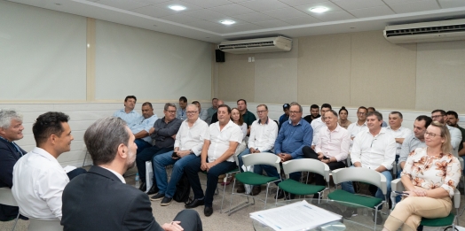 Diretores da Itaipu recebem prefeitos dos municípios lindeiros