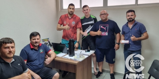 Dirigentes do Missal Futsal e Santa Helena Futsal se reúnem para discutir as finais da Série Bronze