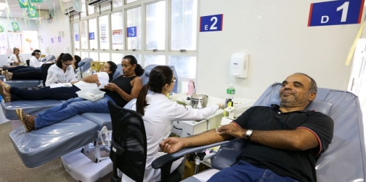 Doações de sangue caem 20% e governo lança campanha