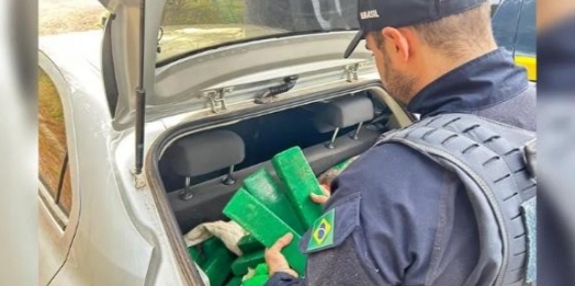Dupla carrega maconha e skunk em Santa Helena e acaba presa em Ponta Grossa