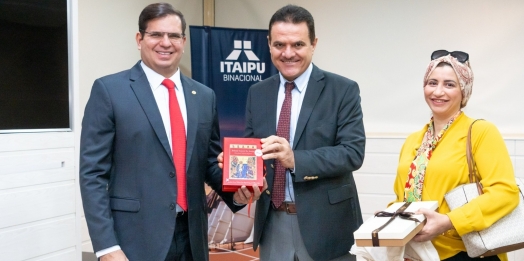 Em agenda oficial em Foz, embaixador da Jordânia visita Itaipu