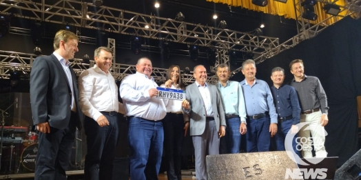 Encerramento da campanha Cooperação Premiada Lar lota centro de eventos e Michel Teló anima a festa