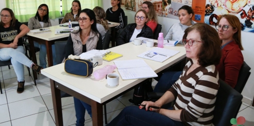 Encontro com equipe técnica e pedagógica de Educação aborda Regimento Escolar em Missal