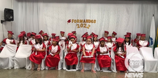 Escola Municipal Marechal Deodoro de Santa Helena promove formatura de alunos
