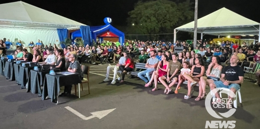 Expo Uniguaçu iniciou com festival de música e muitas participações