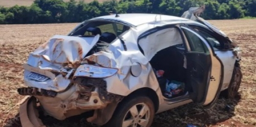 F-250 e Fluence capotam após batida na BR-163; três pessoas ficaram feridas