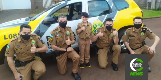 Fã mirim da Polícia Militar é presenteado com farda e passeio de viatura em Itaipulândia