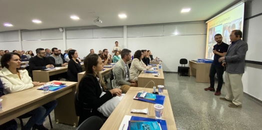 Faculdade Uniguaçu promove evento sobre Liderança Transformadora com palestrante internacional