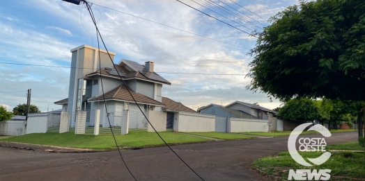 Fios rompidos causam risco de acidentes em São Miguel do Iguaçu