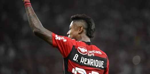 Flamengo descarta fratura, mas aguarda exame de Bruno Henrique para avaliar ligamentos do tornozelo e joelho