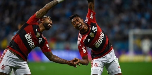 Flamengo domina Grêmio na Arena e abre boa vantagem na semi da Copa do Brasil