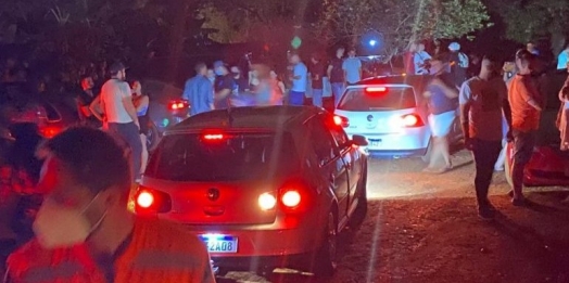 Força-tarefa dispersa festa rave com 600 jovens em chácara de Foz