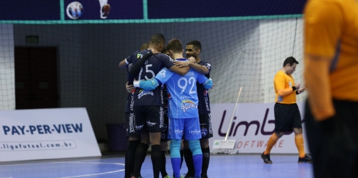 Foz Cataratas Poker Futsal goleia novamente o Pato pela Liga Nacional