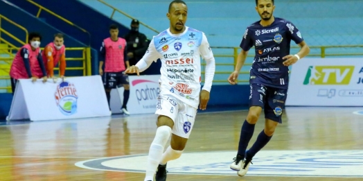 Foz Cataratas Poker Futsal joga em Pato Branco nesta segunda-feira