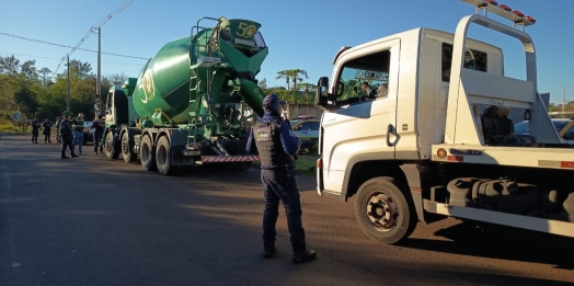 Foztrans fiscaliza caminhões e veículos pesados irregulares