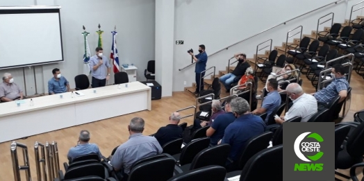 França recebe grupo de empresários de Medianeira