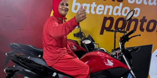 Friella sorteia motocicletas 0km em comemoração ao Dia do Trabalhador
