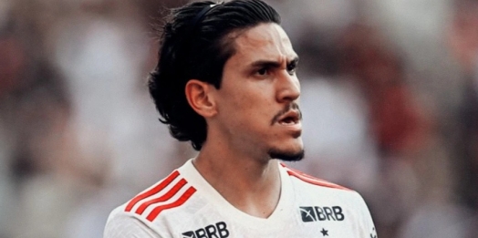 Flamengo goleia o Vasco por 6 a 1 e segue no G4 do Brasileiro