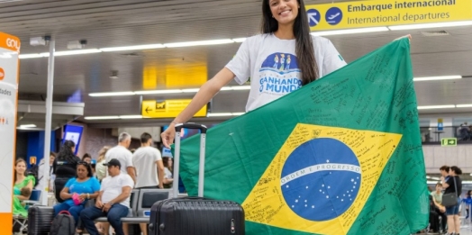 Ganhando o Mundo: aluna da rede estadual lança livro sobre intercâmbio na Irlanda