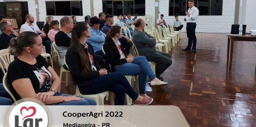 Giro de reuniões do CooperAgri leva informações técnicas à família de associados da Lar Cooperativa