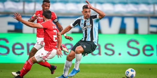 Goleiro Chapecó salva no fim, e Grêmio e Inter ficam no 0 a 0 no Gre-Nal 433