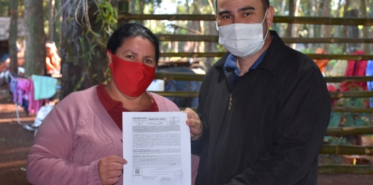 Governo de São Miguel do Iguaçu entrega 45 matrículas do Reurb para moradores do INCRA