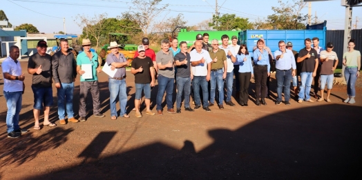 Governo Municipal entrega equipamentos agrícolas para Associações de Moradores de Serranópolis do Iguaçu