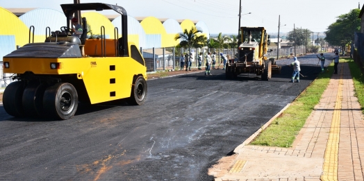 Governo Municipal inicia mais uma etapa de recapeamento asfáltico no Parque Industrial