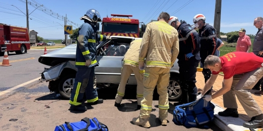 Grave acidente deixa casal encarcerado em veículo e um total de três vítimas em Santa Helena