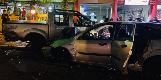 Grave acidente no centro de Santa Helena deixa mulher ferida