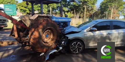Grave colisão envolve veículo e trator na PR 488 em Diamante do Oeste