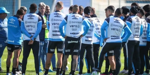 Grêmio volta após a folga sem Suárez e com expectativa por reunião entre presidente e Renato