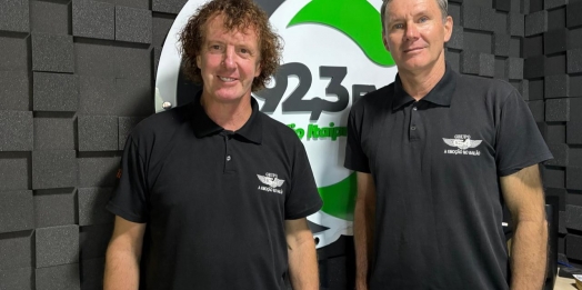 Grupo G4 faz lançamento da regravação da música “Frio da Madrugada” no programa Misturadão da Costa Oeste 92,3