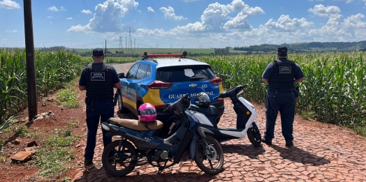 Guarda Municipal de São Miguel do Iguaçu recupera duas motocicletas em meio a plantação de milho