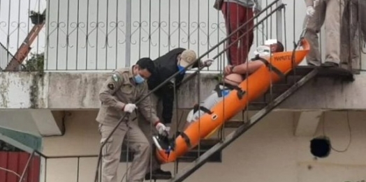 Homem é esfaqueado por amigo que não encontrava há 20 anos no Paraná