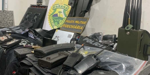 Homem é preso com mala recheada de equipamentos táticos de polícia na PR 180