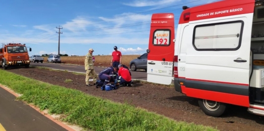 Homem fica ferido em queda de moto na PR 488 em Santa Helena