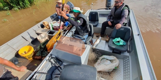 IAT apreende material proibido e aplica multas por pesca ilegal no Rio Paraná