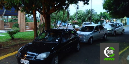 Idosos “pernoitam” na fila em busca da vacina contra a covid-19 em Santa Helena