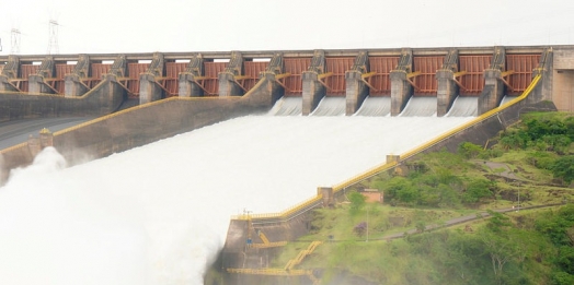 Itaipu diminui vertimento para reduzir o impacto da cheia do Rio Iguaçu