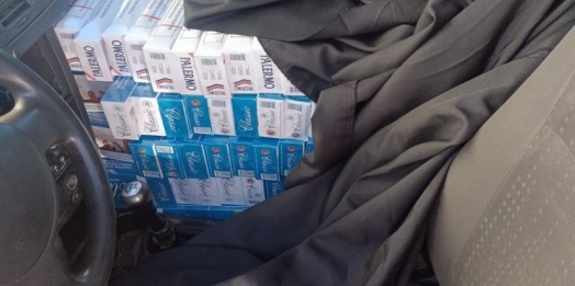 Jovem é preso com 200 maços de cigarros carregados em Santa Helena