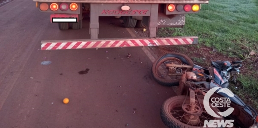 Jovem morre ao colidir moto na traseira de caminhão em Pato Bragado