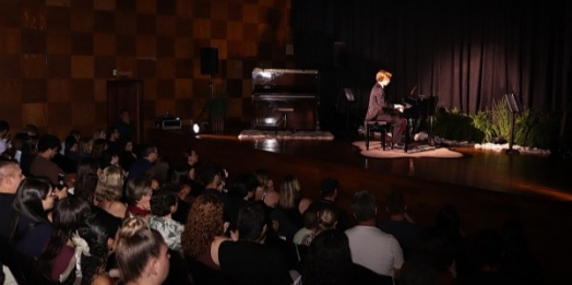 Jovem pianista reúne grande público em recital em Santa Helena