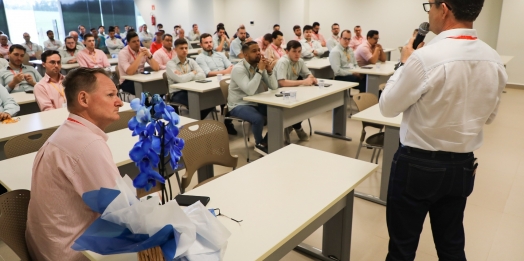 Lar Cooperativa convida médico urologista para orientar colaboradores na campanha “Novembro Azul”